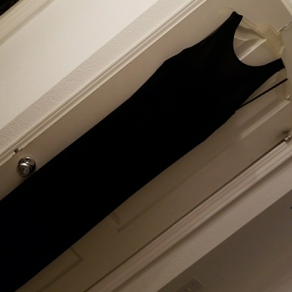 Velour Maxi Dress 🔥🔥 - Picture 3 of 7